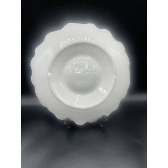 California USA Pottery 2 White Vintage Embossed Flower Daisy Plates Appe… - Picture 2 of 8